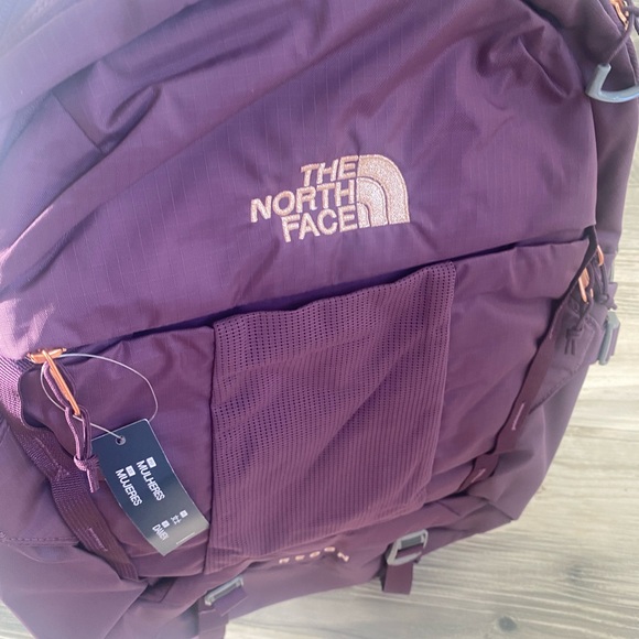 The North Face Recon Backpack Blackberry Rose Gold - Picture 3 of 10
